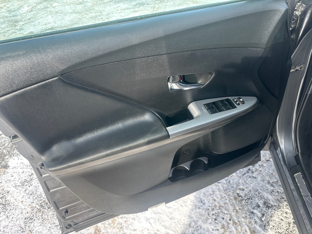 Photo 24 of this TOYOTA VENZA AWD