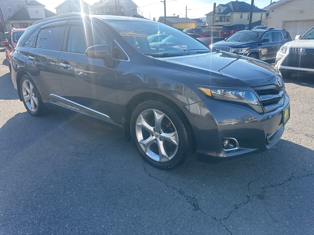 Photo 7 of this TOYOTA VENZA AWD