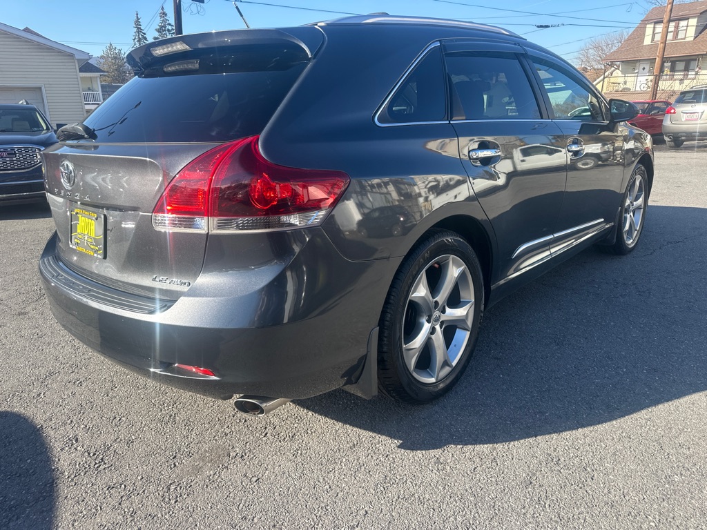 Photo 5 of this TOYOTA VENZA AWD