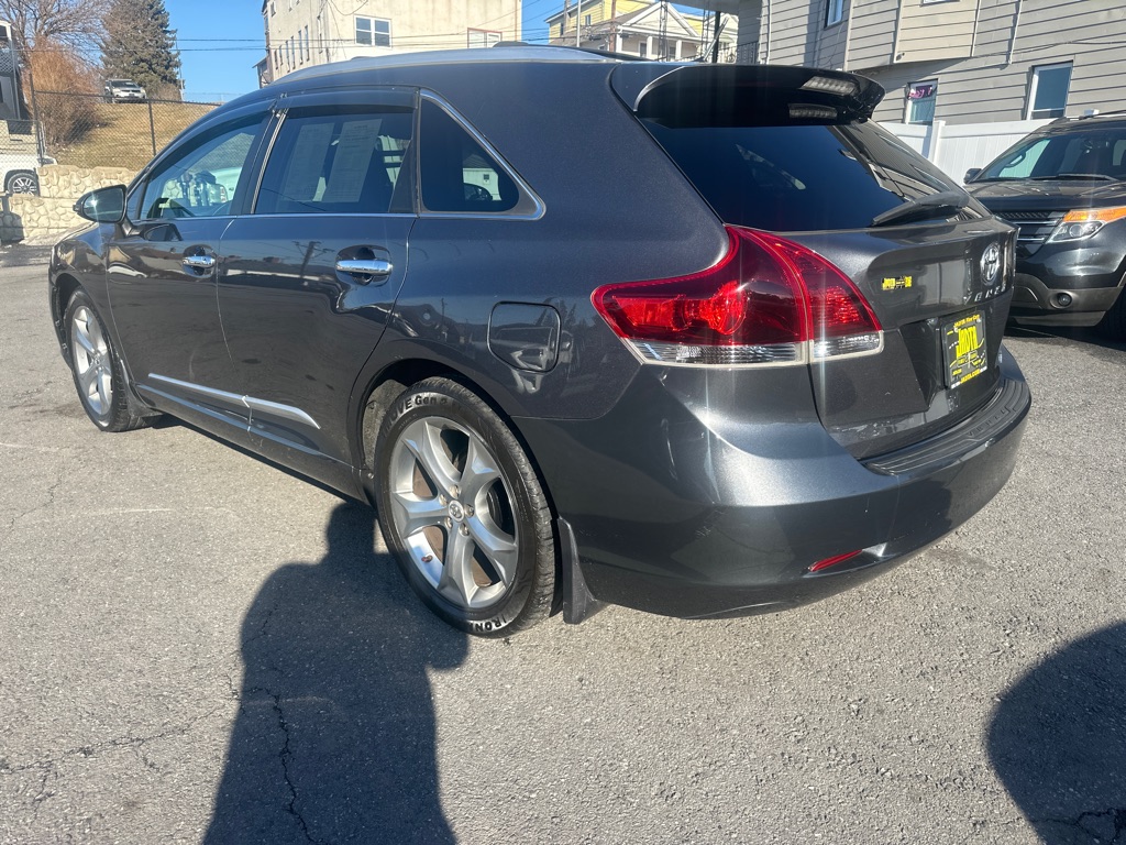 Photo 3 of this TOYOTA VENZA AWD