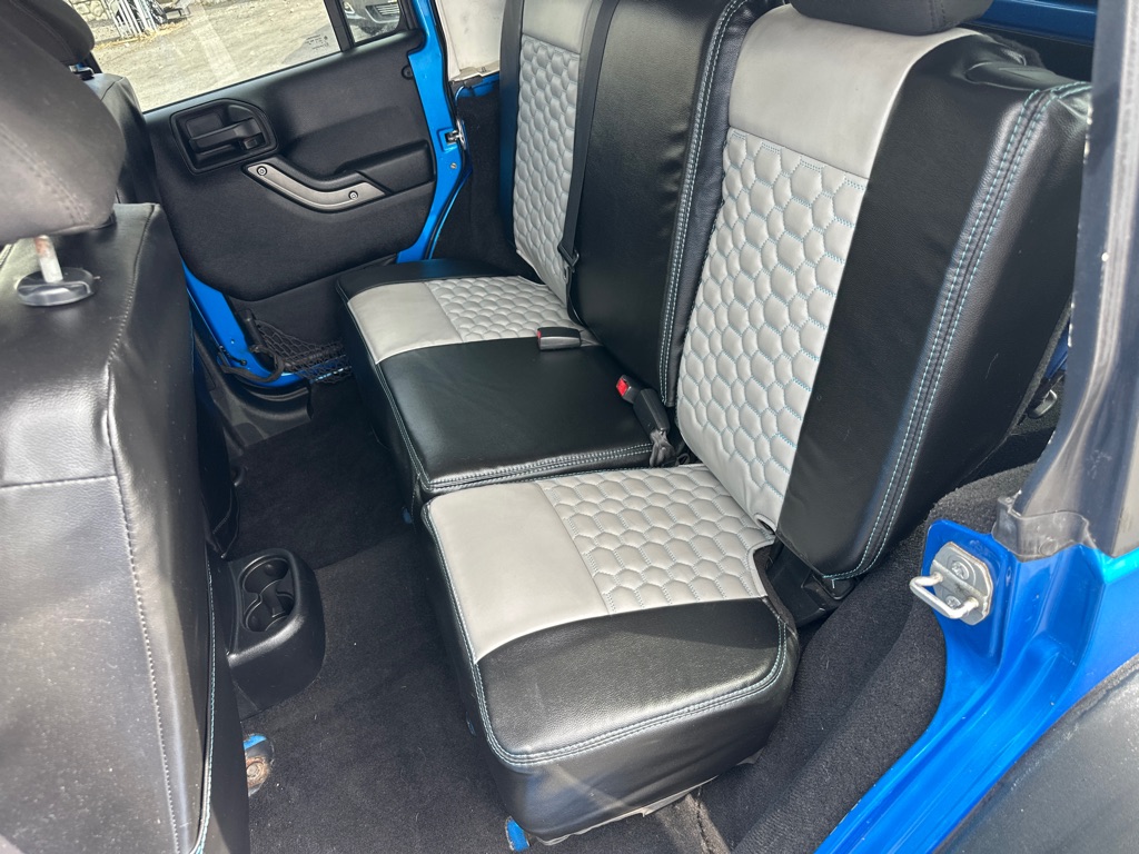 Photo 19 of this JEEP WRANGLER UNLIMI