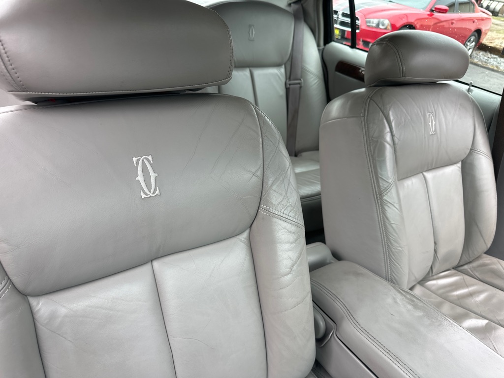 Photo 57 of this LINCOLN TOWN CAR CARTIE