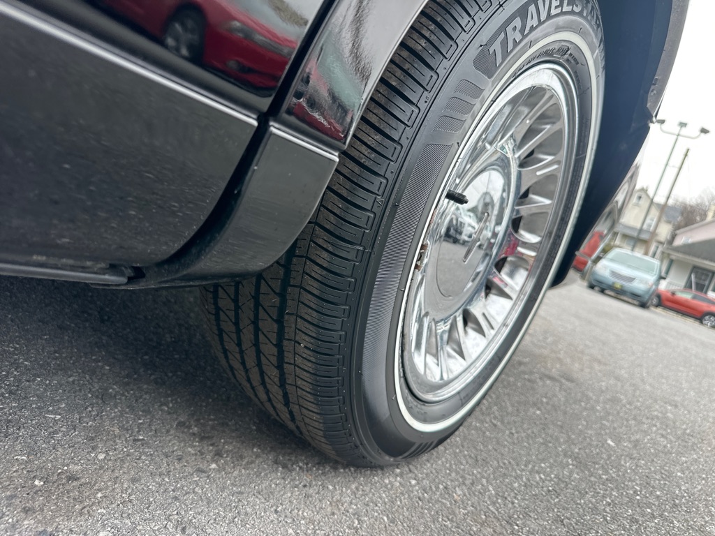 Photo 35 of this LINCOLN TOWN CAR CARTIE