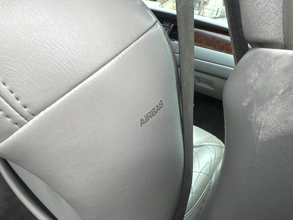 Photo 62 of this LINCOLN TOWN CAR CARTIE