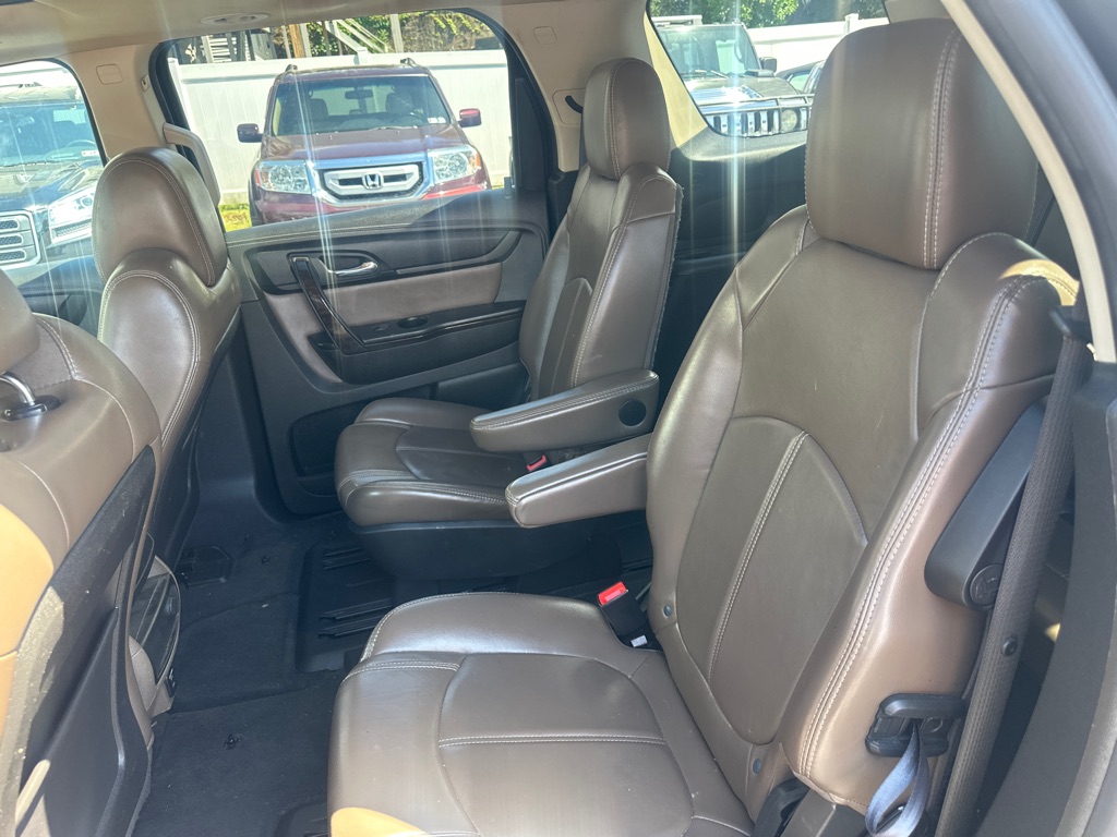Photo 14 of this GMC ACADIA SLT 2