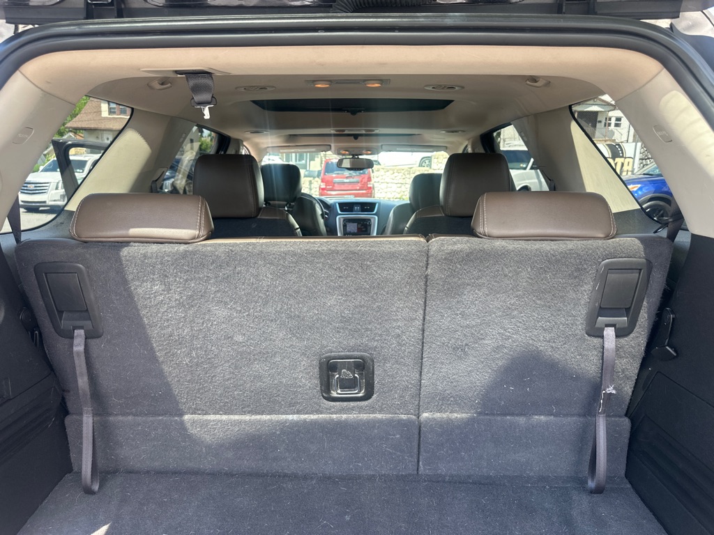 Photo 28 of this GMC ACADIA SLT 2