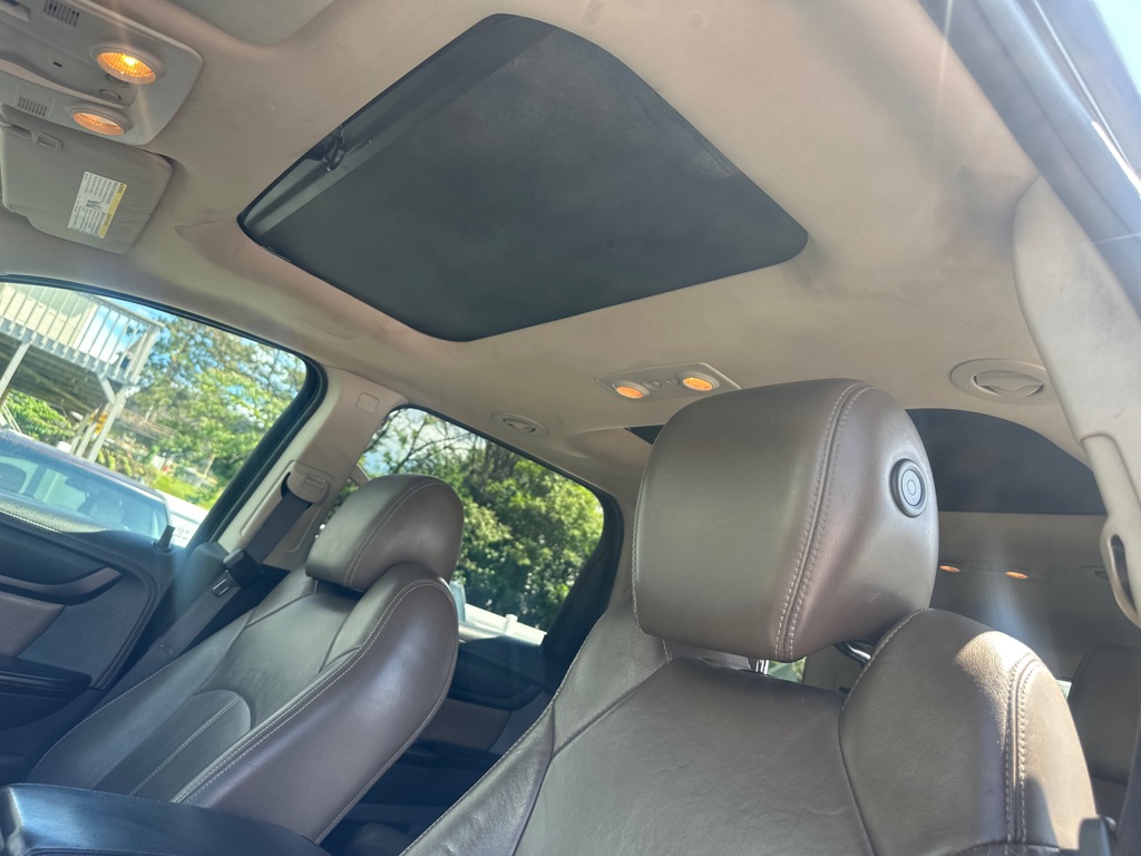Photo 12 of this GMC ACADIA SLT 2