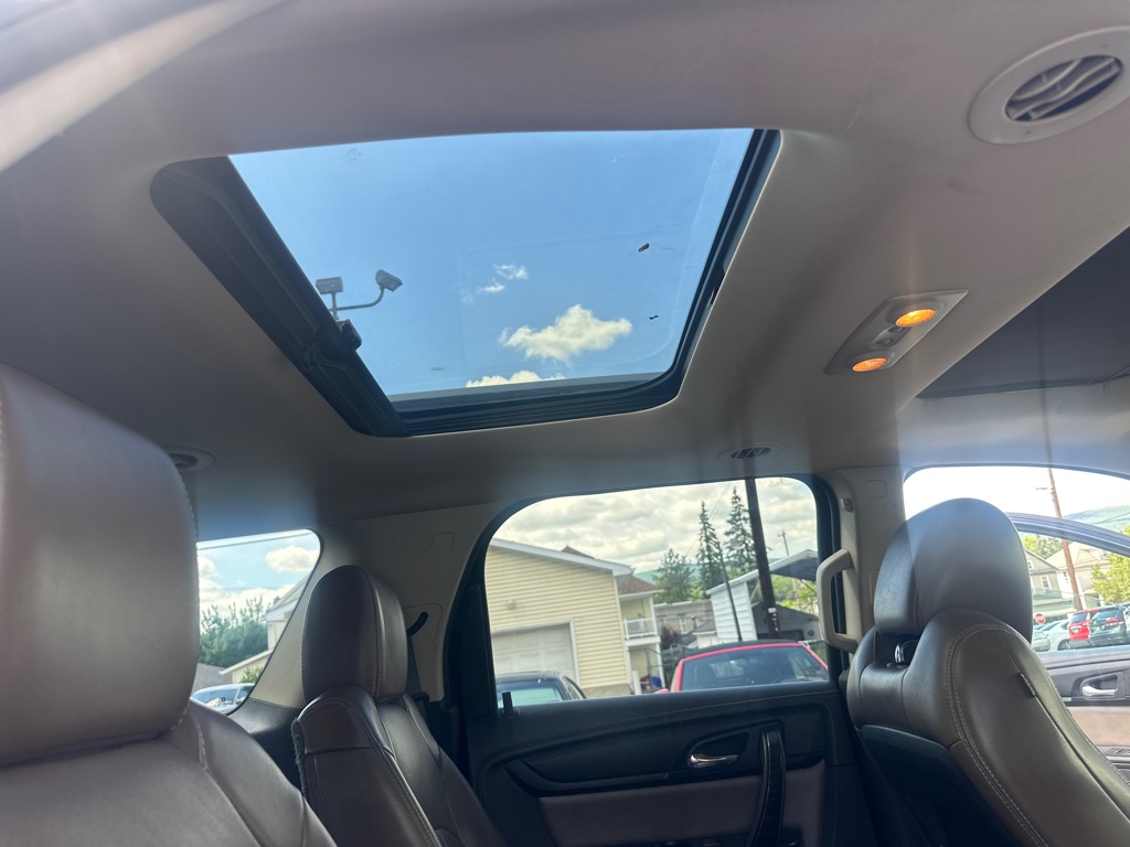 Photo 39 of this GMC ACADIA SLT 2