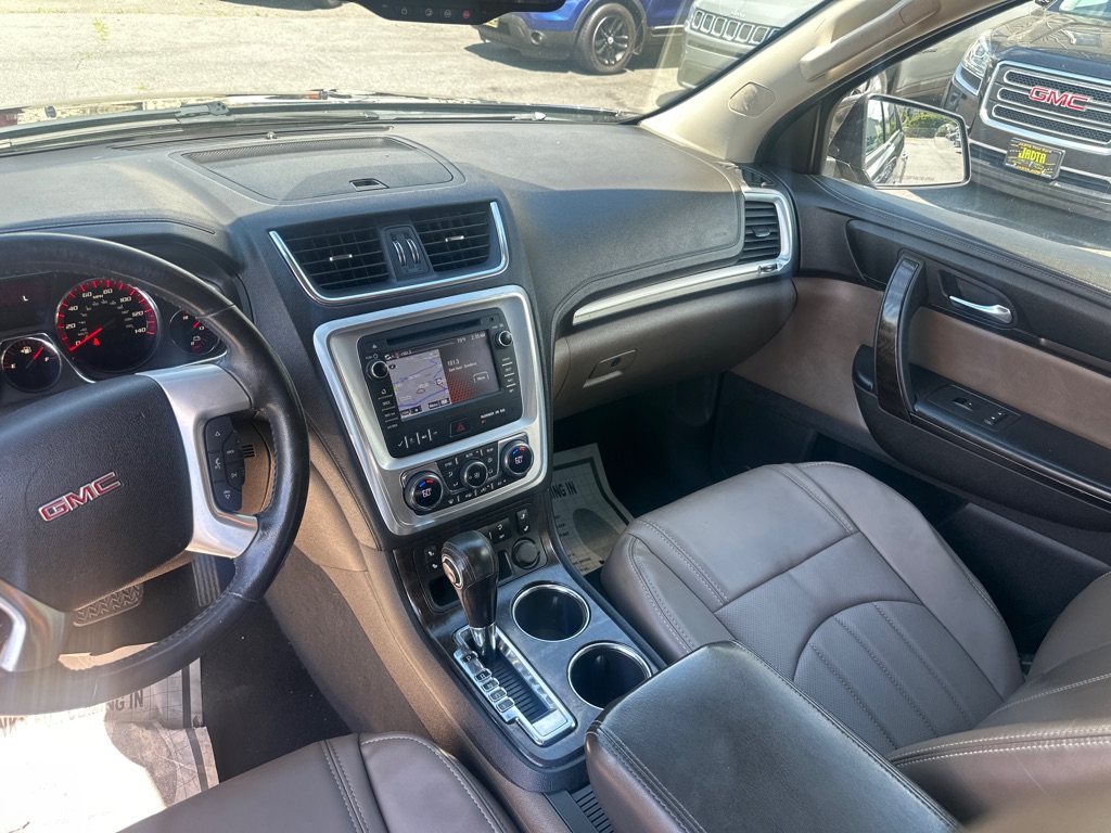 Photo 17 of this GMC ACADIA SLT 2