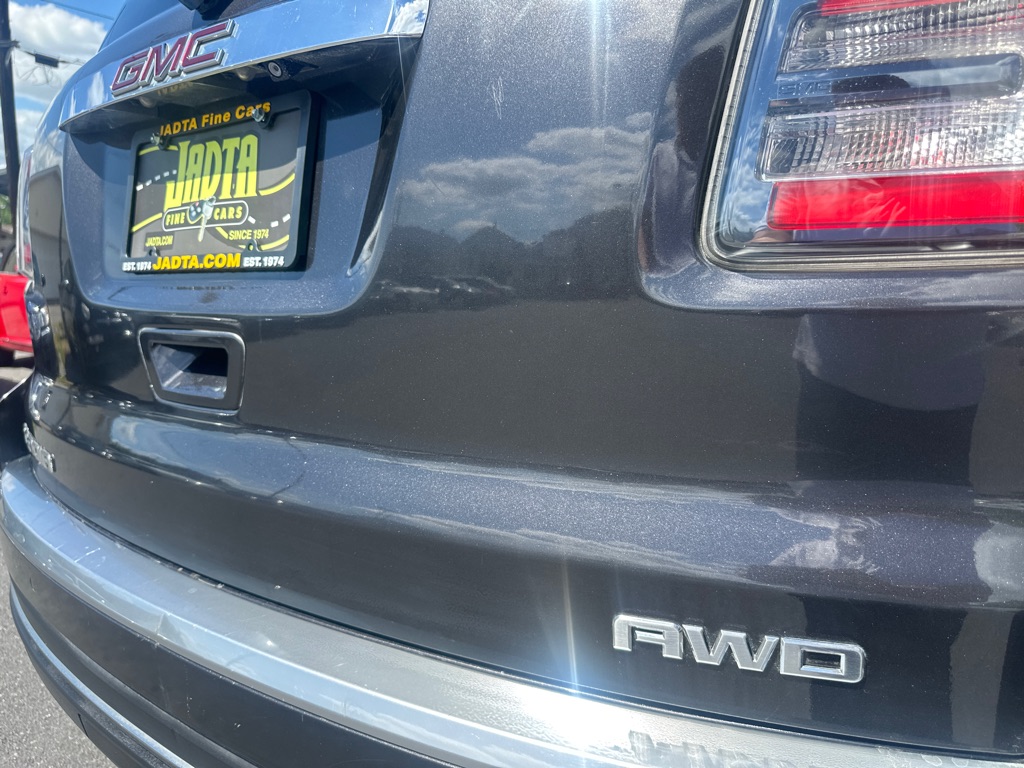 Photo 30 of this GMC ACADIA SLT 2