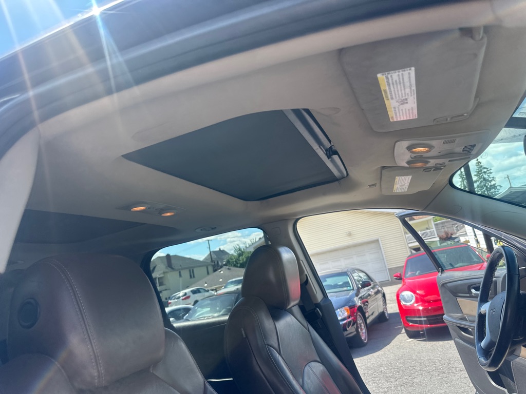 Photo 34 of this GMC ACADIA SLT 2
