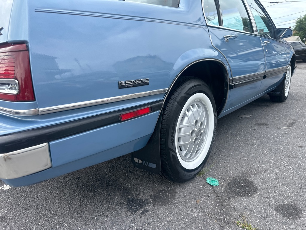 Photo 33 of this BUICK LESABRE
