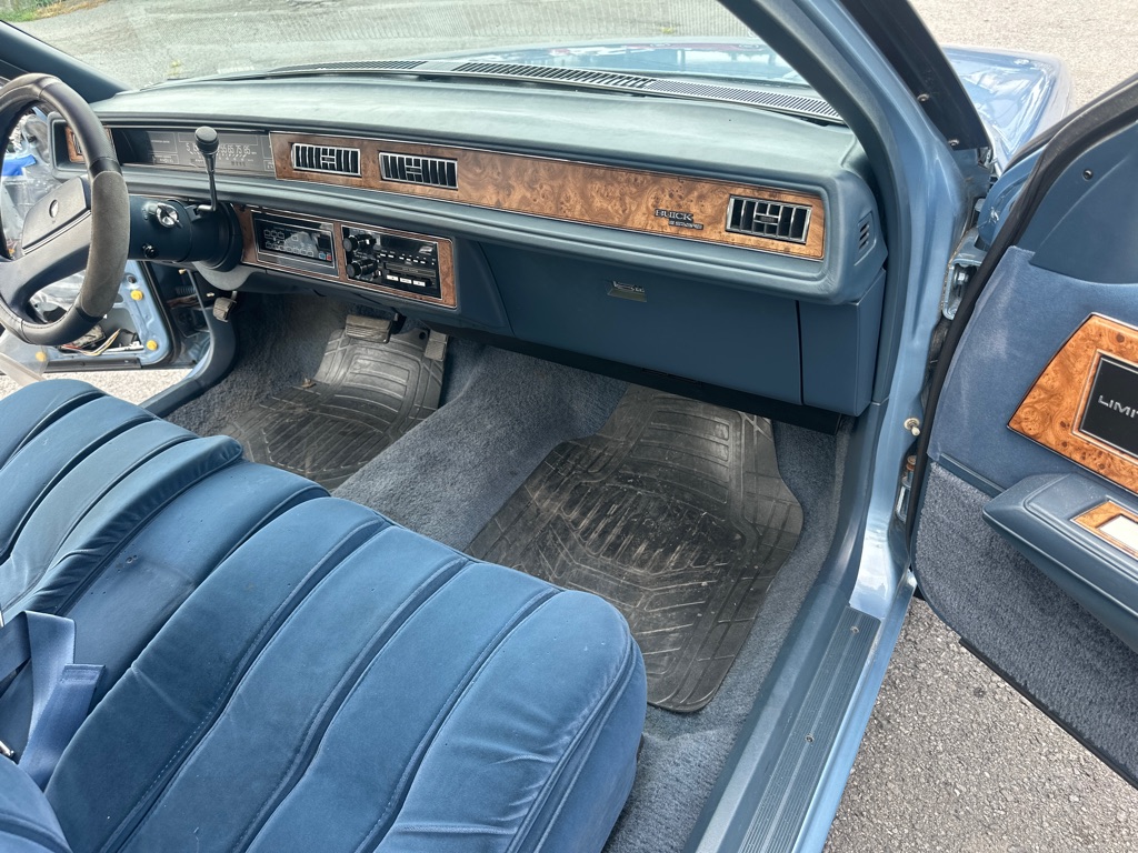 Photo 21 of this BUICK LESABRE