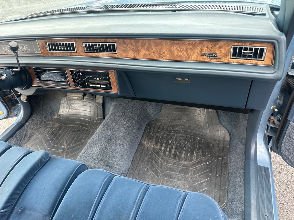 Photo 32 of this BUICK LESABRE