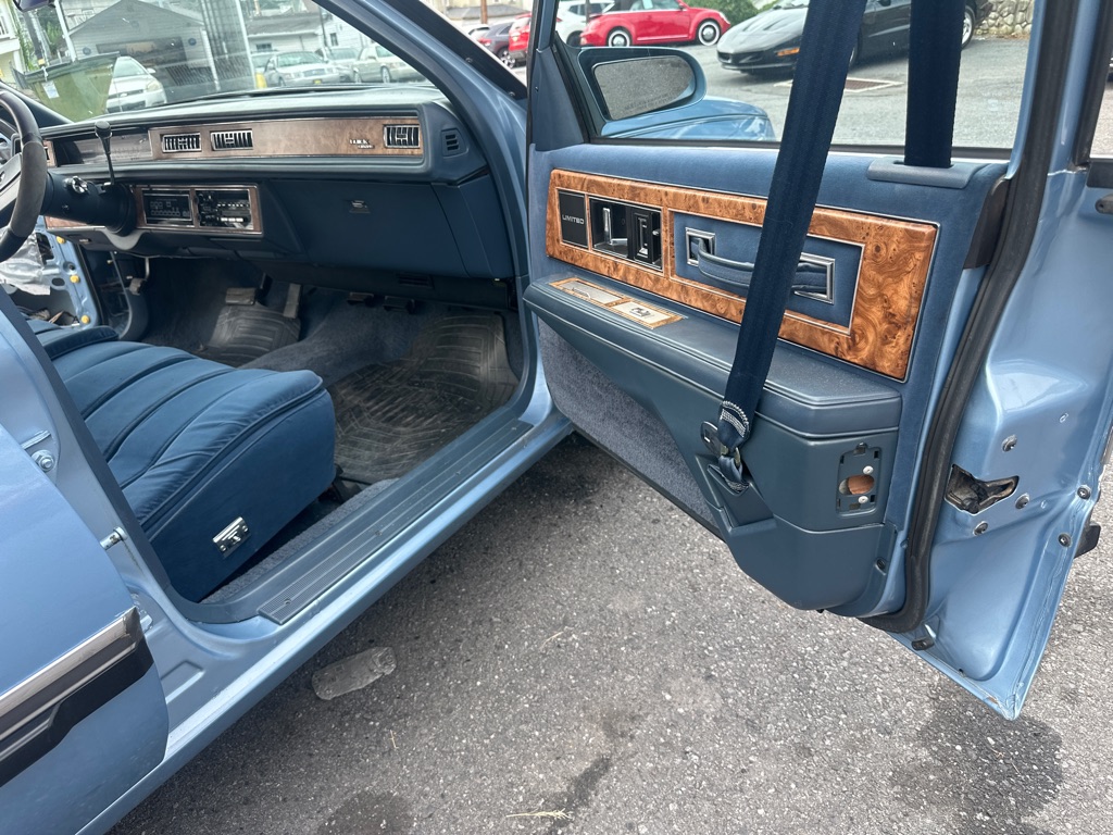 Photo 22 of this BUICK LESABRE