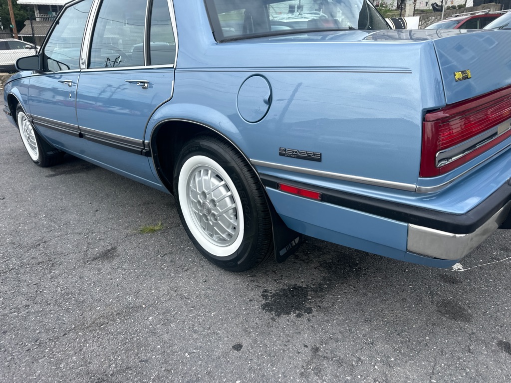Photo 34 of this BUICK LESABRE
