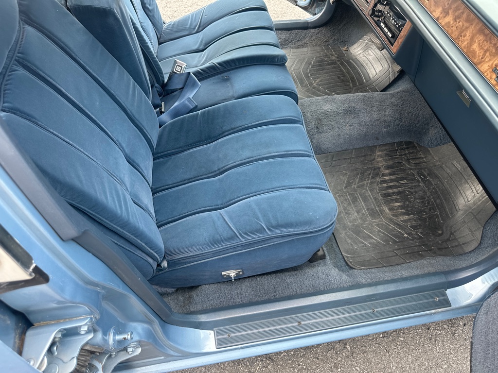 Photo 19 of this BUICK LESABRE