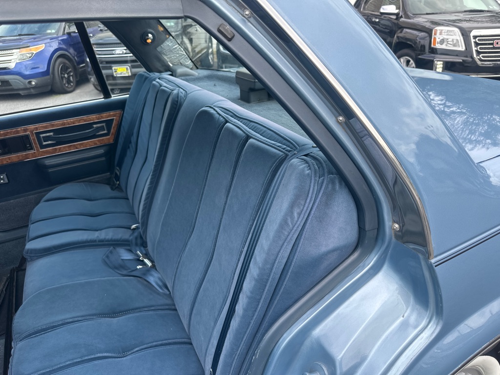 Photo 14 of this BUICK LESABRE