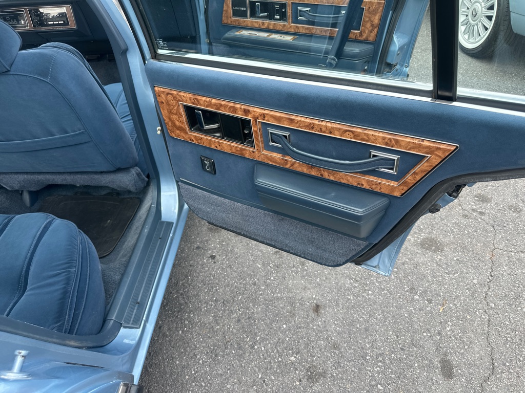 Photo 29 of this BUICK LESABRE