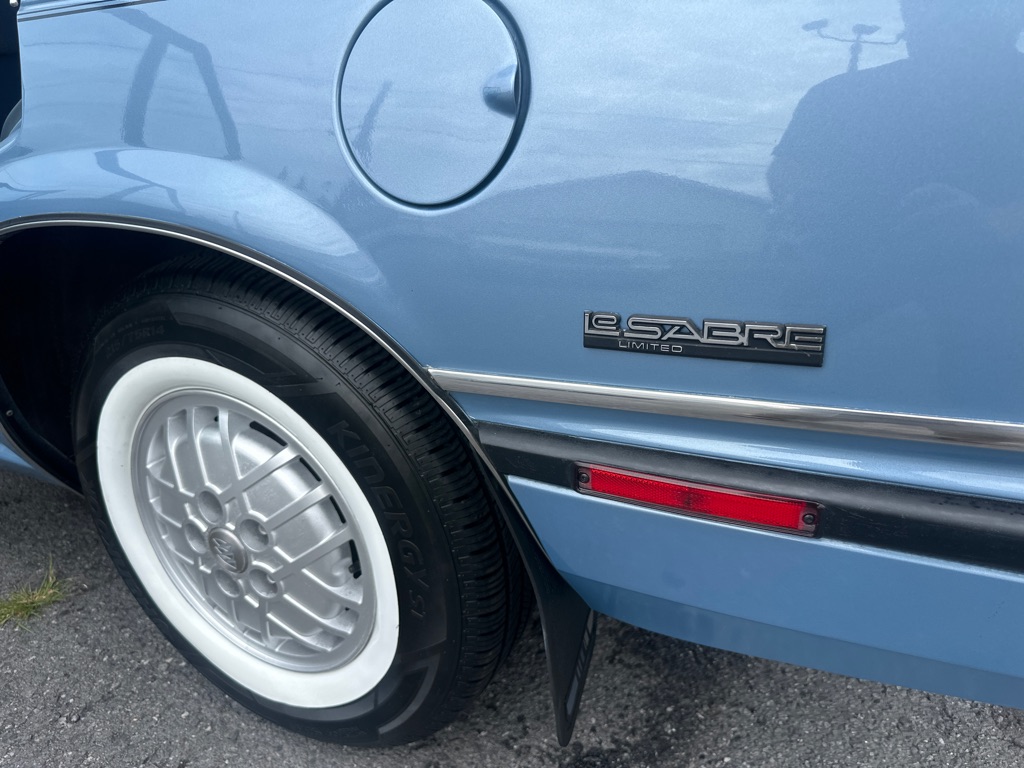 Photo 17 of this BUICK LESABRE