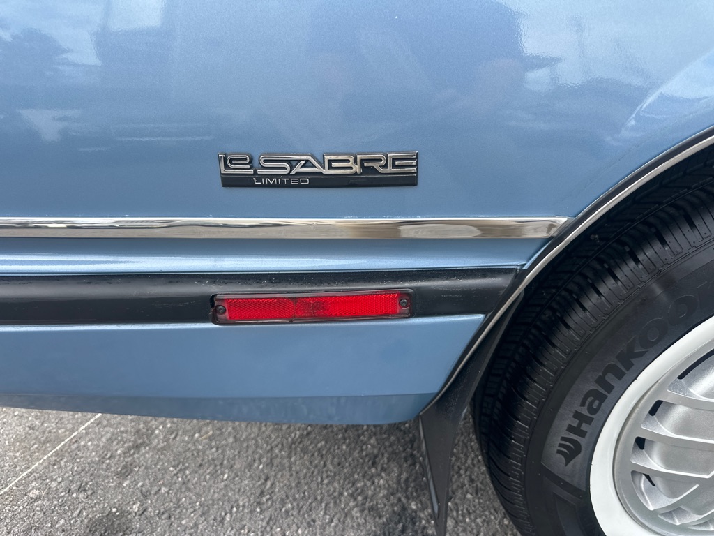 Photo 28 of this BUICK LESABRE
