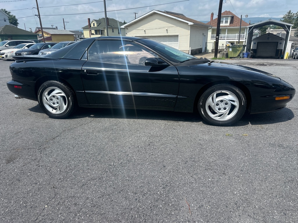 Photo 25 of this PONTIAC TRANS AM