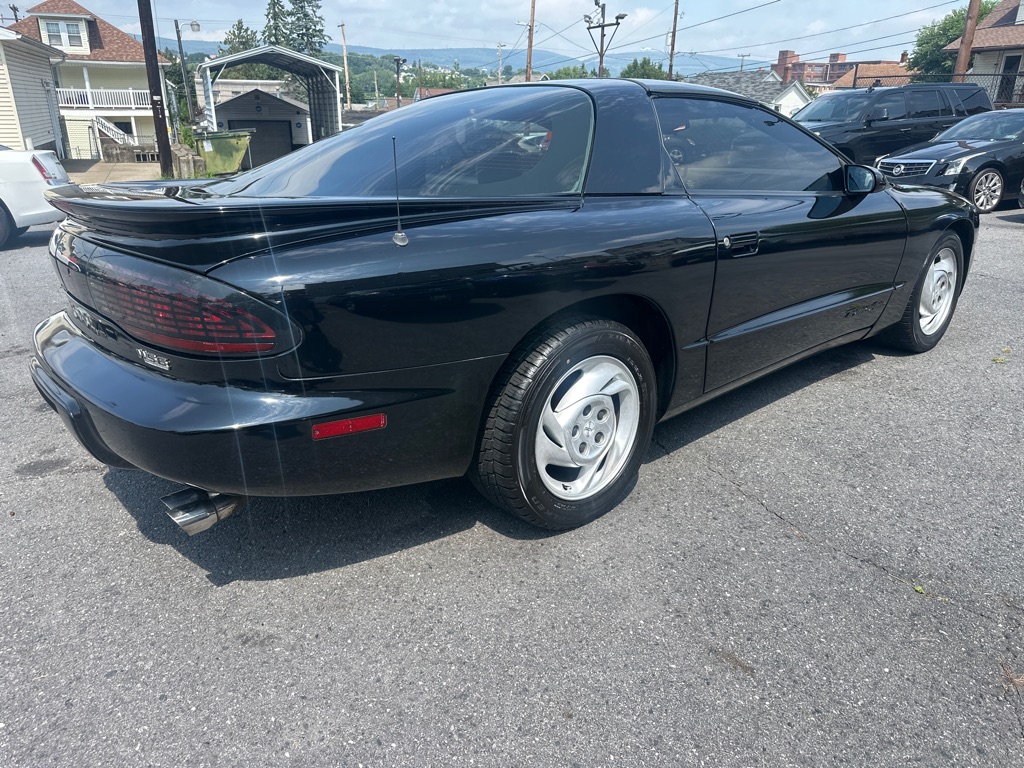 Photo 26 of this PONTIAC TRANS AM