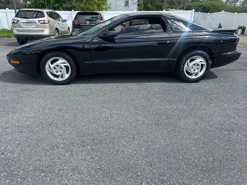 Photo 5 of this PONTIAC TRANS AM