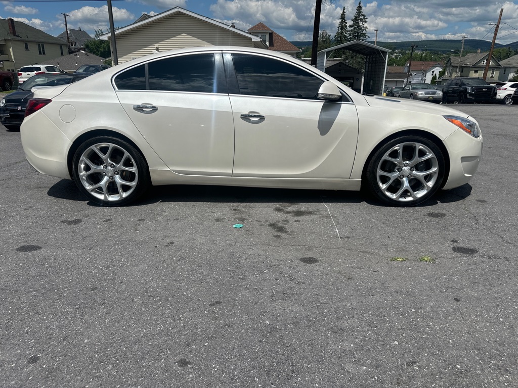 Photo 3 of this BUICK REGAL GS AWD
