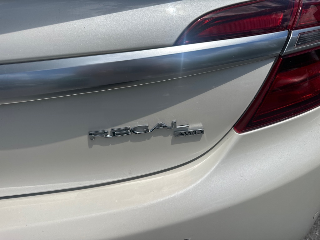 Photo 38 of this BUICK REGAL GS AWD