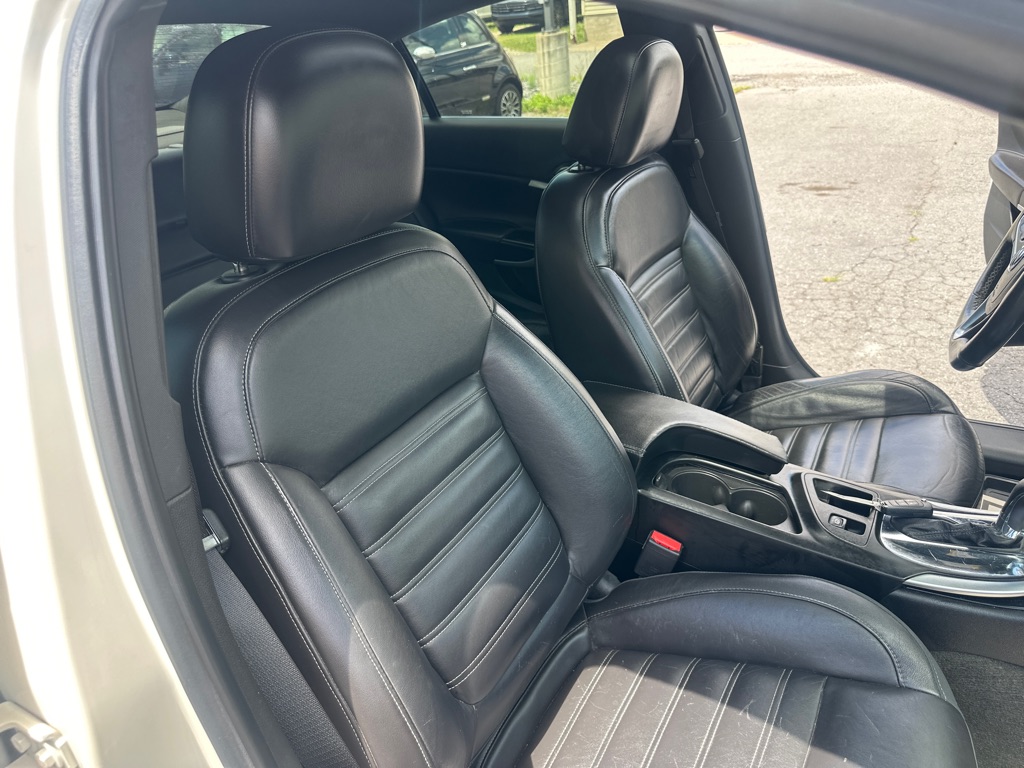 Photo 32 of this BUICK REGAL GS AWD