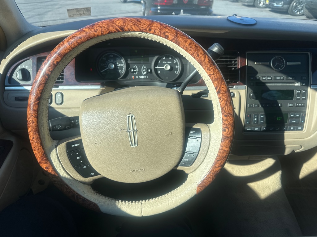 Photo 58 of this LINCOLN TOWN CAR