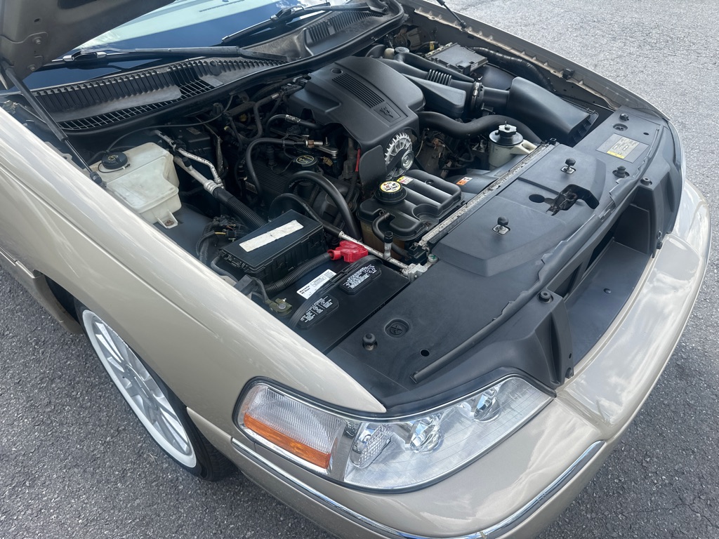 Photo 47 of this LINCOLN TOWN CAR