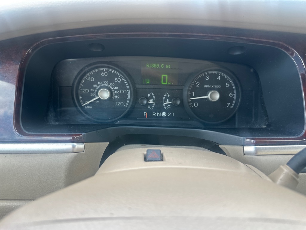 Photo 56 of this LINCOLN TOWN CAR