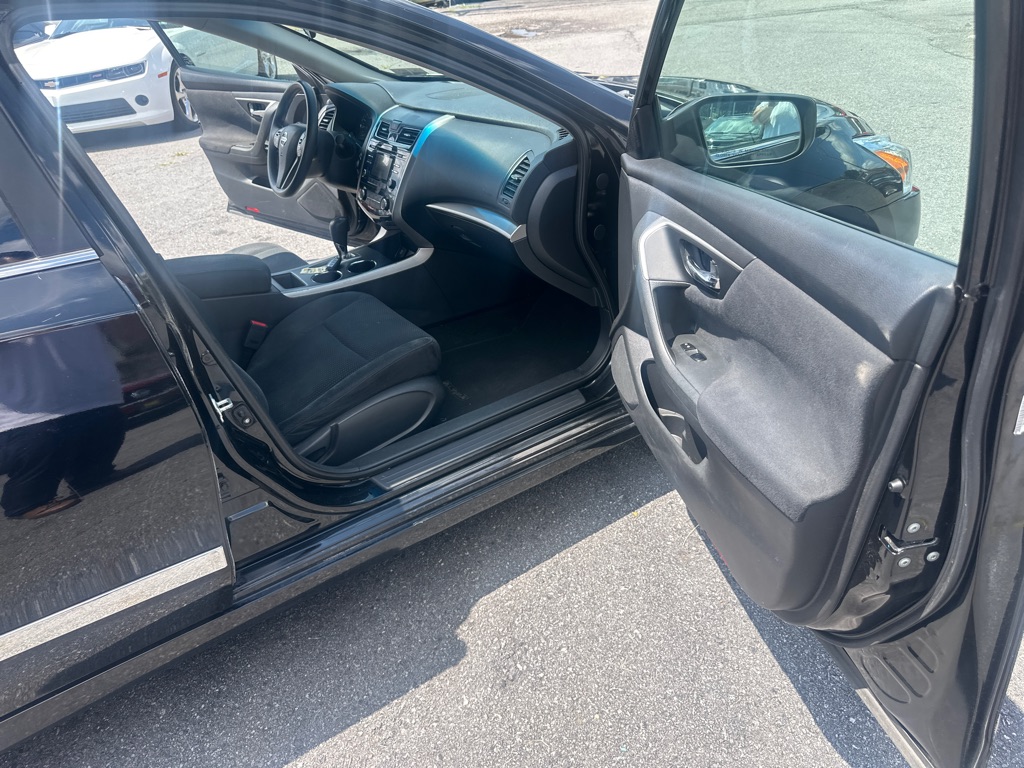 Photo 24 of this NISSAN ALTIMA