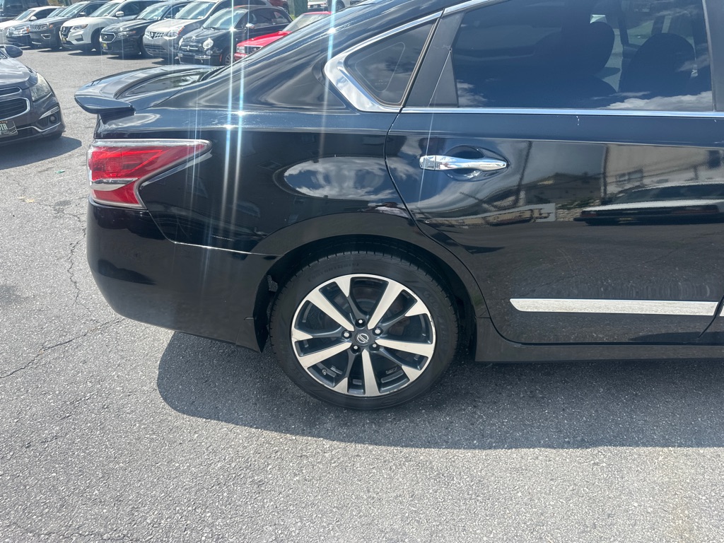 Photo 27 of this NISSAN ALTIMA