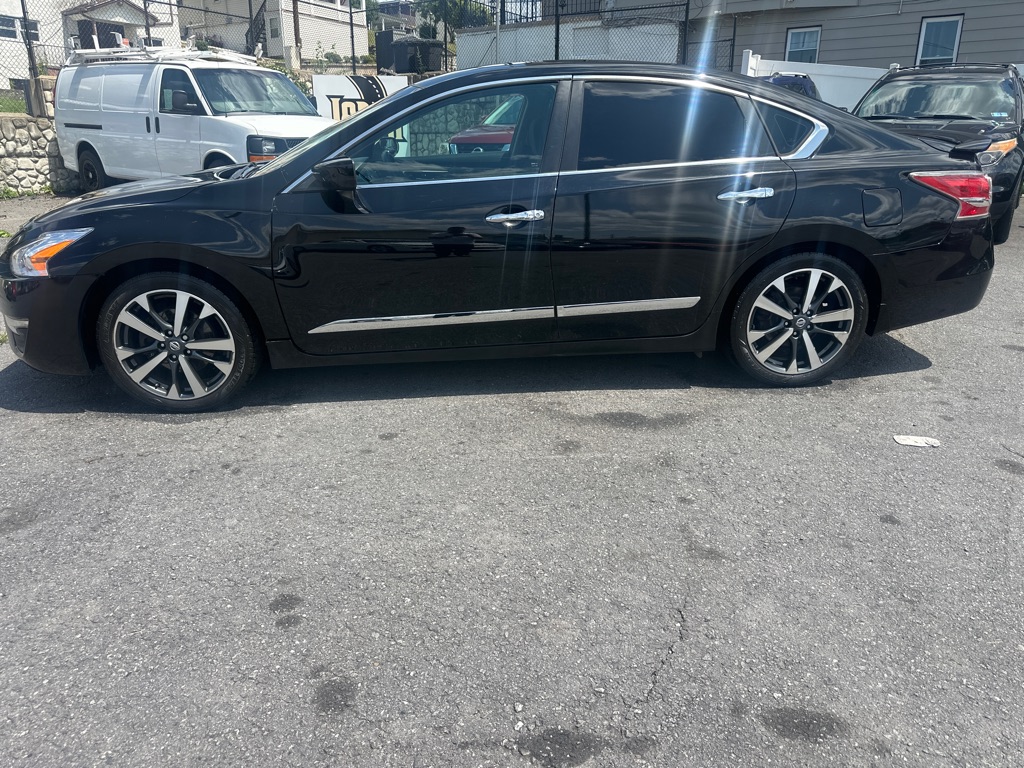 Photo 2 of this NISSAN ALTIMA