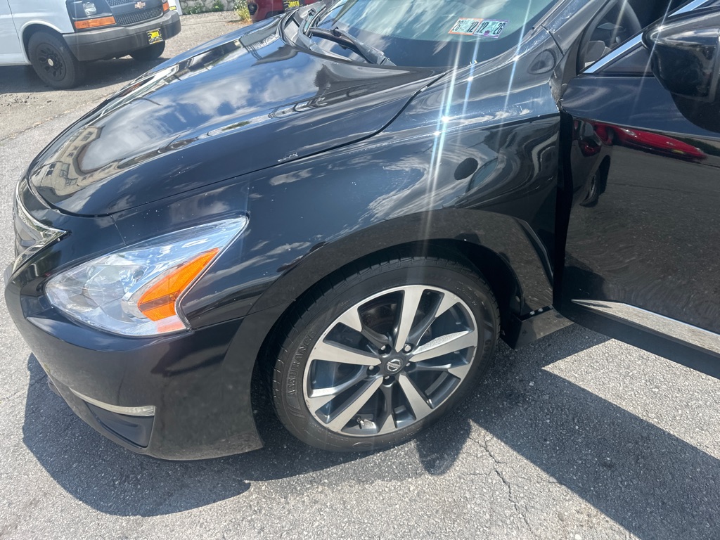 Photo 29 of this NISSAN ALTIMA