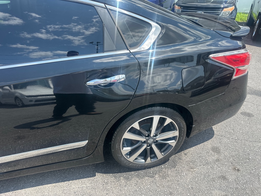 Photo 30 of this NISSAN ALTIMA