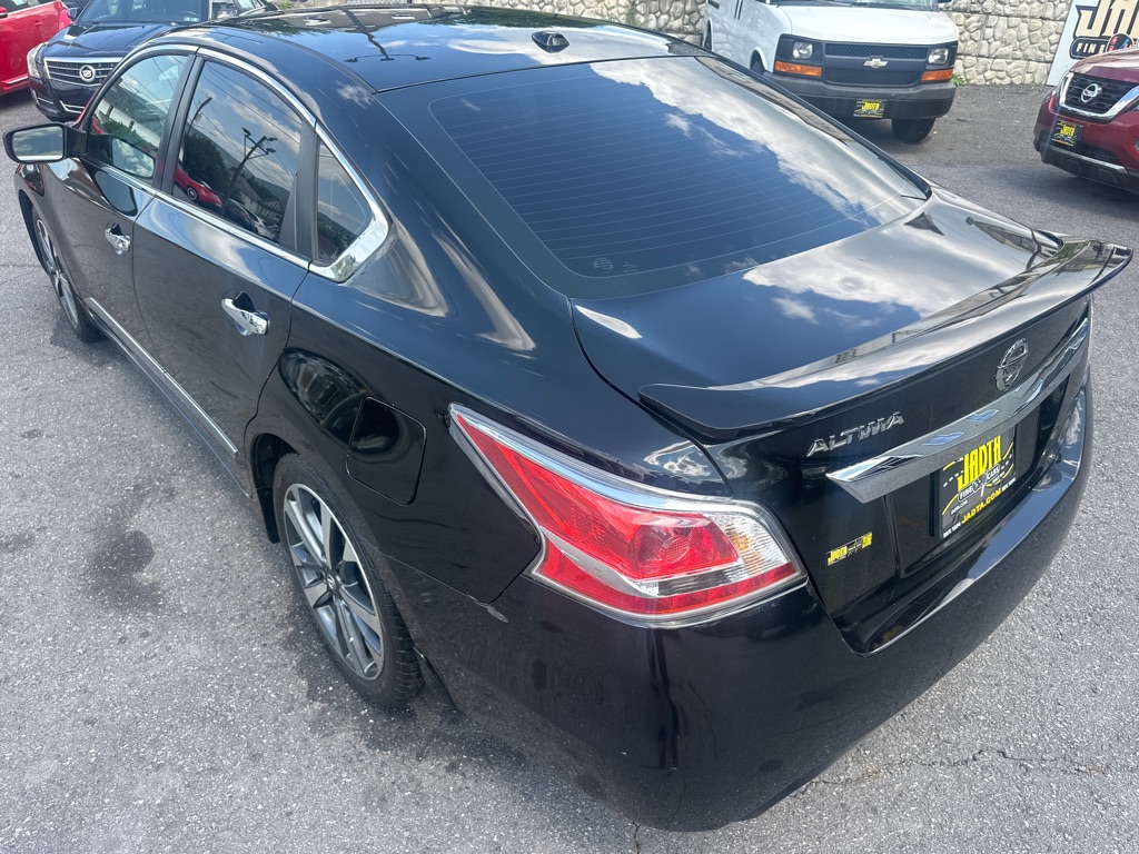 Photo 12 of this NISSAN ALTIMA