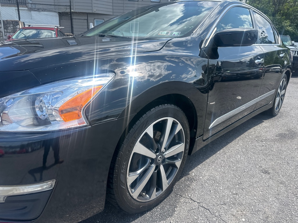 Photo 9 of this NISSAN ALTIMA