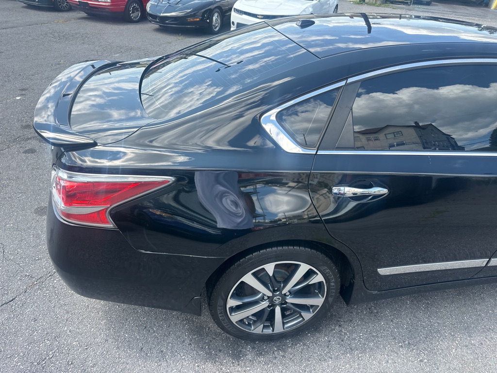 Photo 11 of this NISSAN ALTIMA