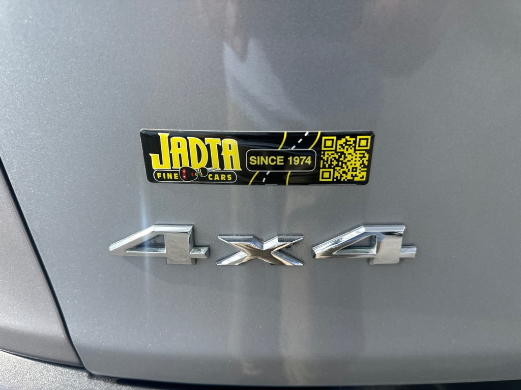 Photo 41 of this JEEP CHEROKEE