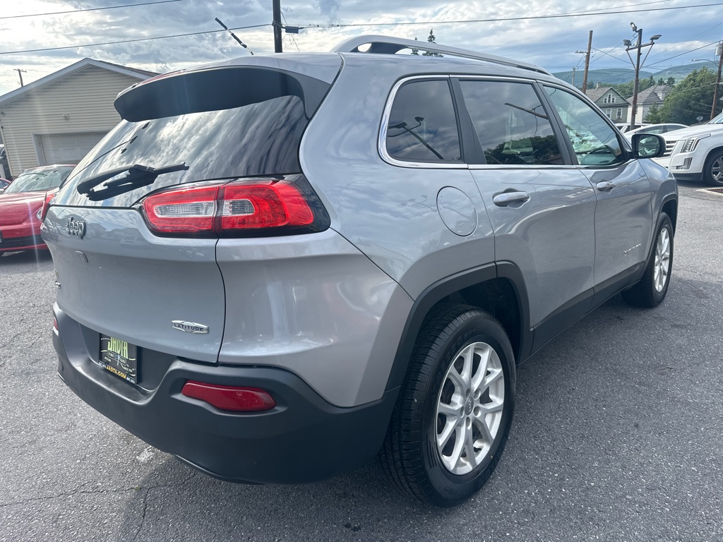 Photo 6 of this JEEP CHEROKEE