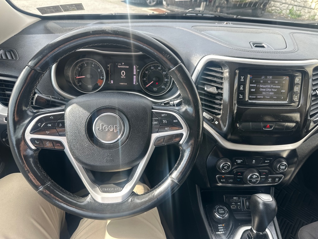Photo 50 of this JEEP CHEROKEE