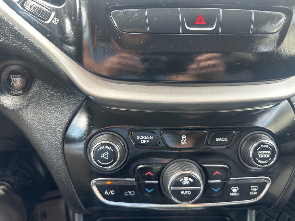 Photo 56 of this JEEP CHEROKEE
