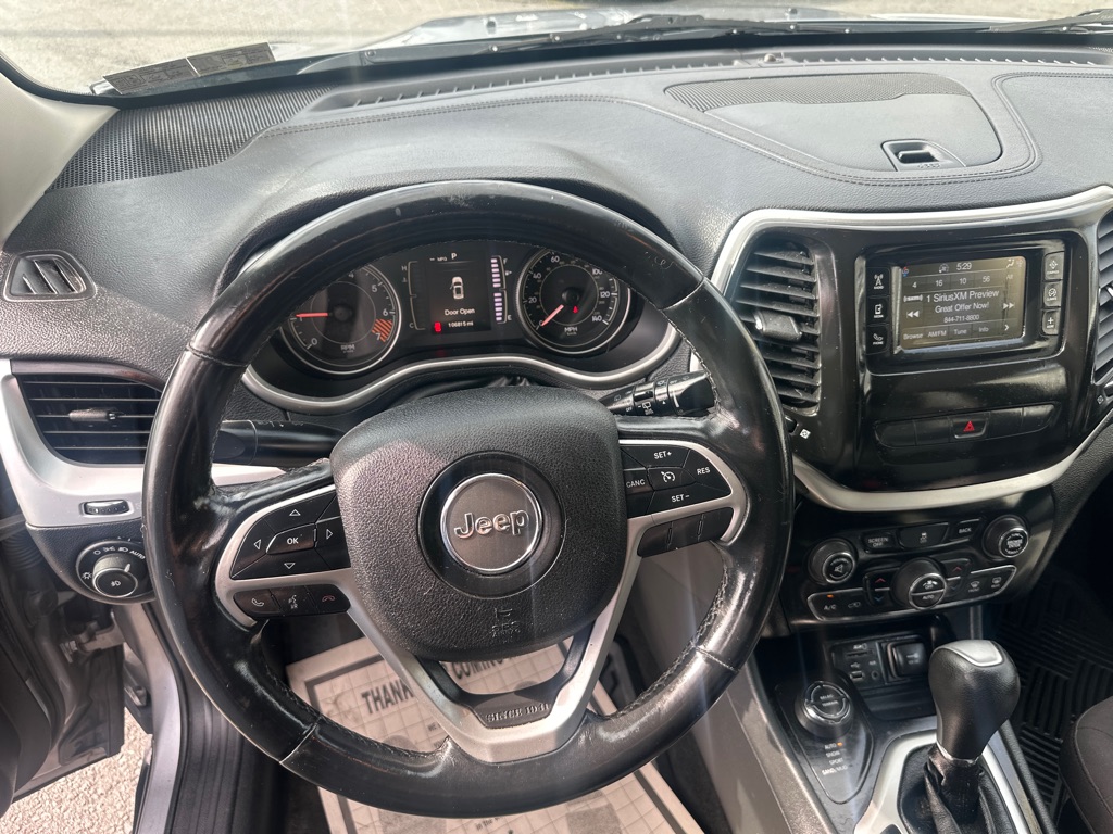 Photo 24 of this JEEP CHEROKEE