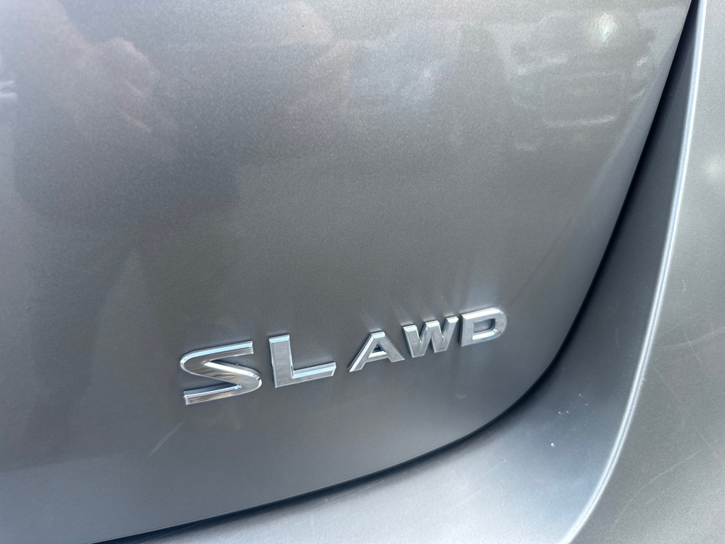 Photo 30 of this NISSAN ROGUE SL