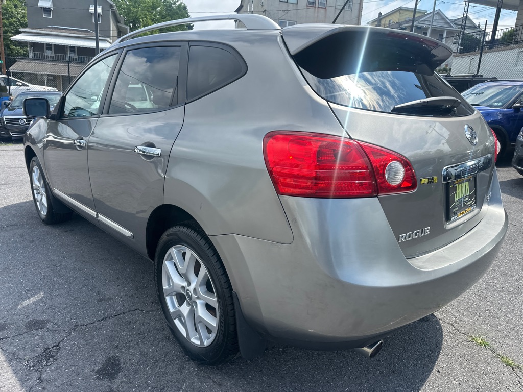 Photo 5 of this NISSAN ROGUE SL
