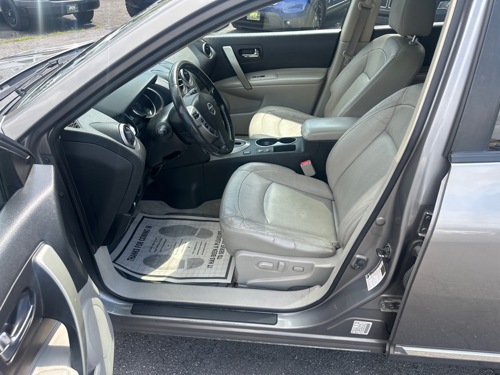 Photo 14 of this NISSAN ROGUE SL
